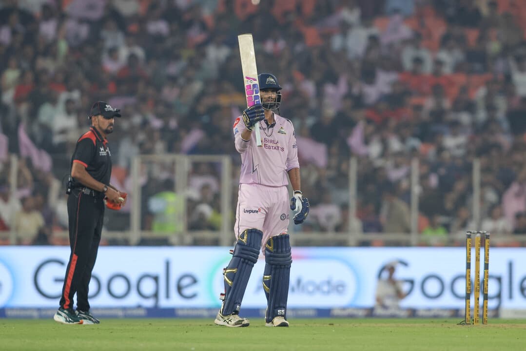 Washing Away the Pressure! Sundar's highly crucial 50(33)