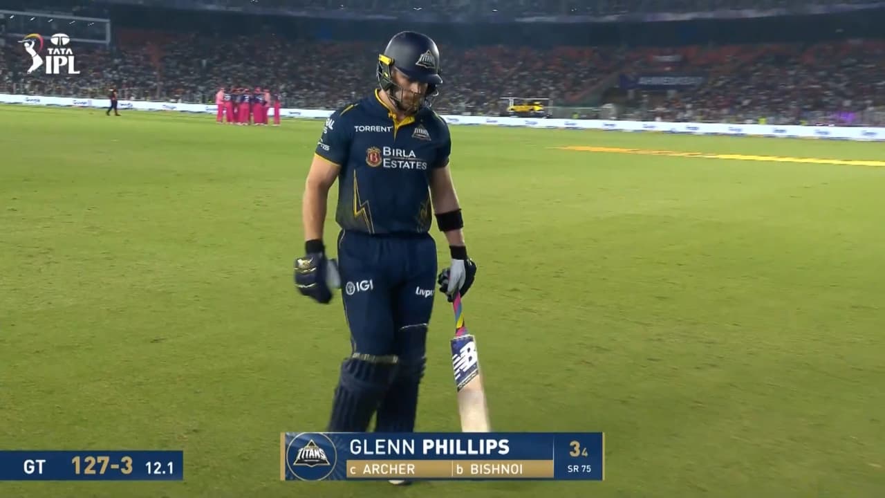 IPL 2026 M09: GT vs RR - Glenn Phillips Wicket